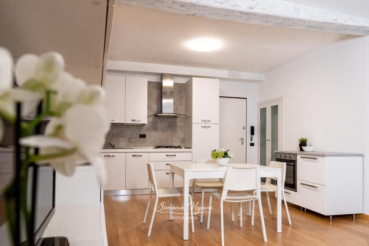 Feel At Home - Nel Cuore Di Lovere Luaran gambar